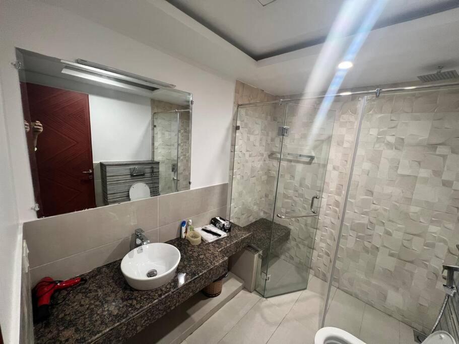 Sunset Luxury Gold Crest Mall Residency Lahore Exterior foto